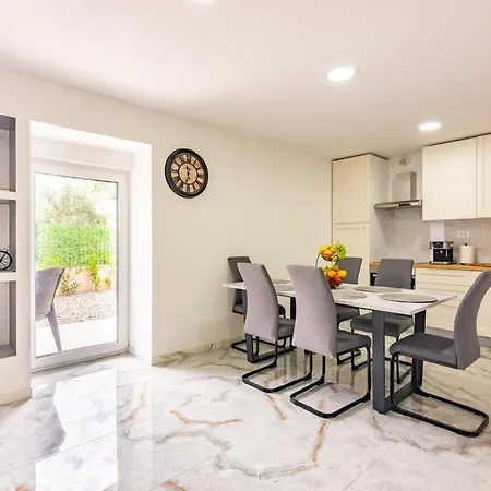 Old Stone * Gabonjin