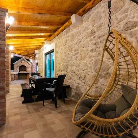 Vila Old Stone Gabonjin